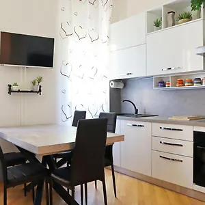https://cenisio-comfort-house.it-lombardy.com